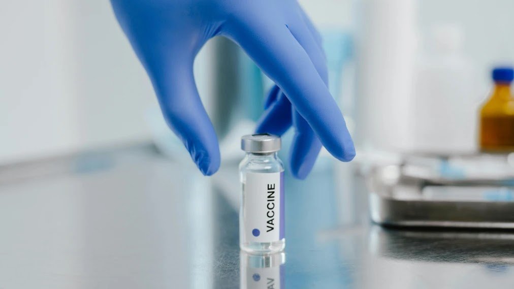 Life_Saving_Vaccines_2025 Life_Saving_Vaccines_2025