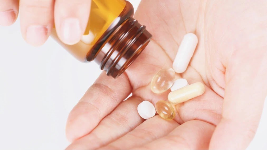 Vitamin Deficiency Signs And Symptoms Of Hair Loss Vitamin Deficiency Signs And Symptoms Of Hair Loss